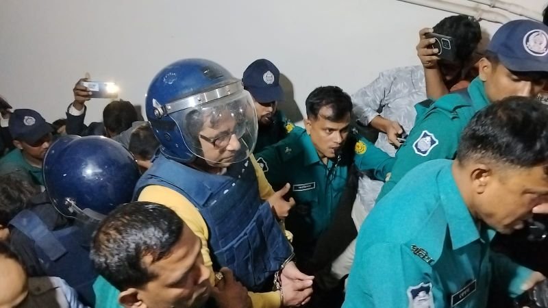 সন্ত্রাস বিরোধ আইনের মামলায় সাংবাদিক আনিস আলমগীর ৫ দিনের রিমান্ডে