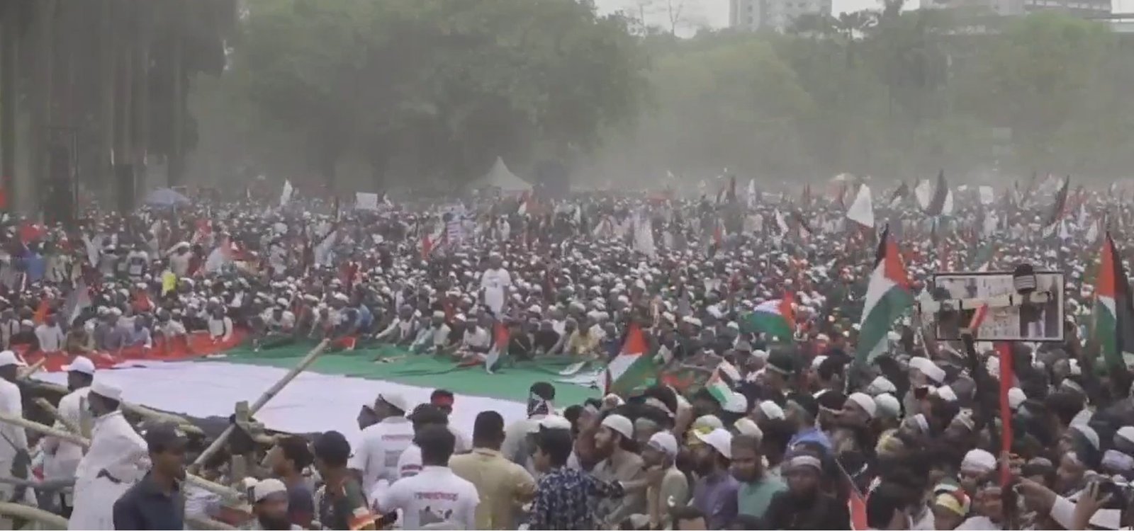 ঢাকায় আজ ‘মার্চ ফর গাজা’: সোহরাওয়ার্দী উদ্যানে লাখো মানুষের ঢল