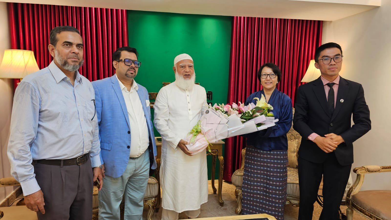 জামায়াতের আমীরের সাথে সৌজন্য সাক্ষাৎ করলেন ভুটানের রাষ্ট্রদূত