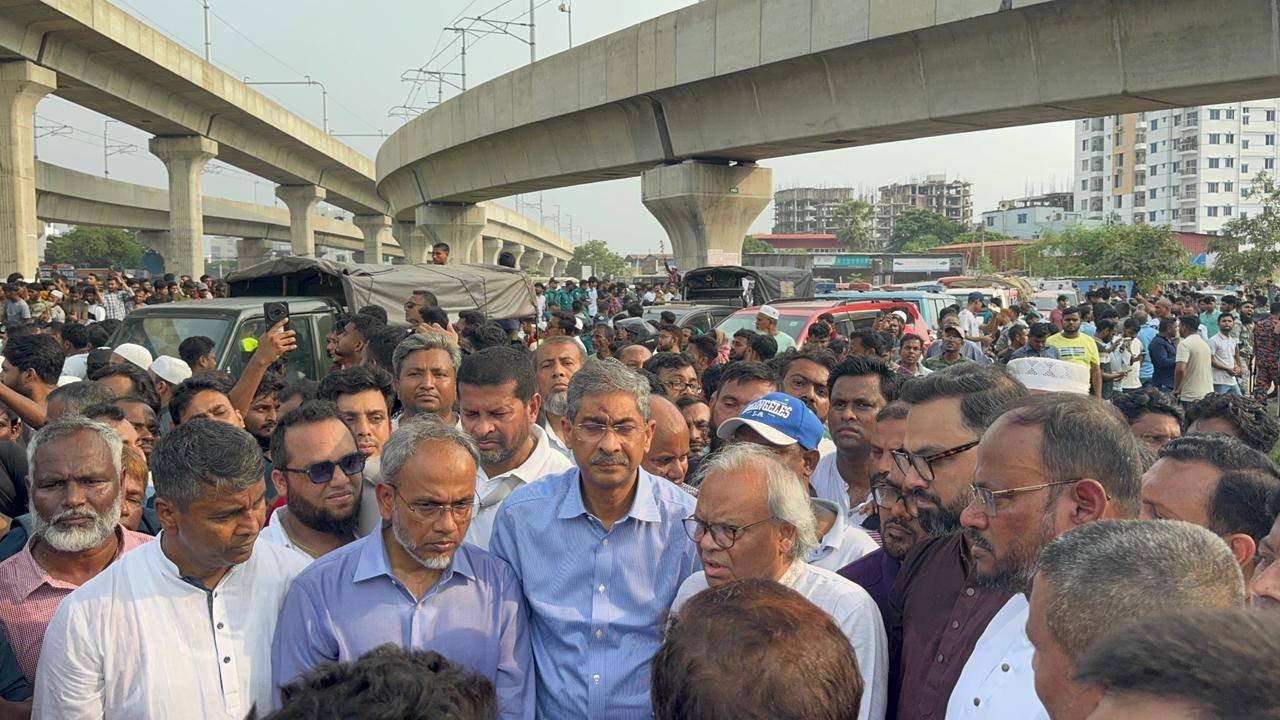উত্তরায় বিমান দুর্ঘটনা: ঘটনাস্থলে বিএনপির প্রতিনিধি দল পরিদর্শনে