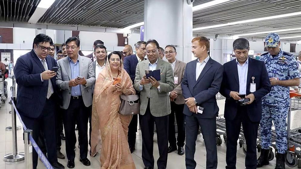 হযরত শাহজালাল আন্তর্জাতিক বিমানবন্দরে ফ্রি ওয়াই-ফাই সেবার উদ্বোধন করেন বেসামরিক বিমান পরিবহন ও পর্যটন মন্ত্রী