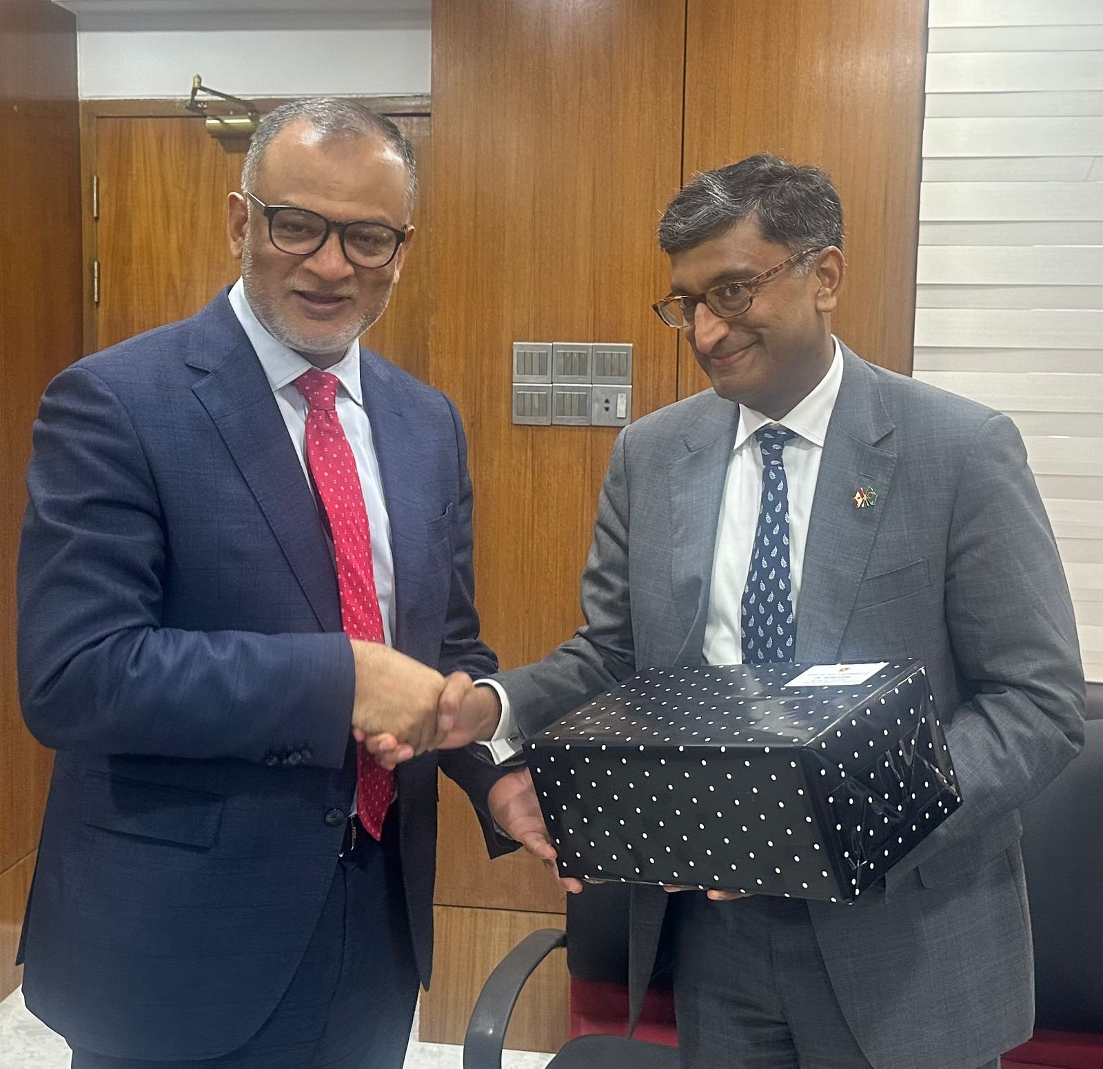 বাণিজ্য উপদেষ্টার সাথে কানাডার ইন্দো-প্যাসিফিক বাণিজ্য প্রতিনিধিদলের বৈঠক