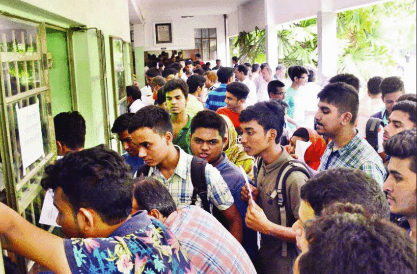 কলেজে ভর্তিতে চতুর্থ দফার আবেদন আজ শুরু