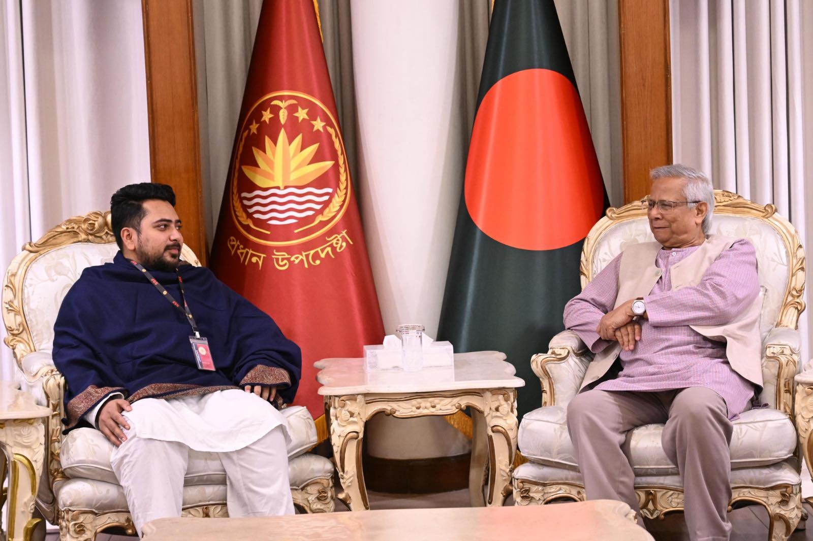 প্রধান উপদেষ্টার সঙ্গে বৈঠক করলো জাতীয় নাগরিক পার্টির প্রতিনিধি দল