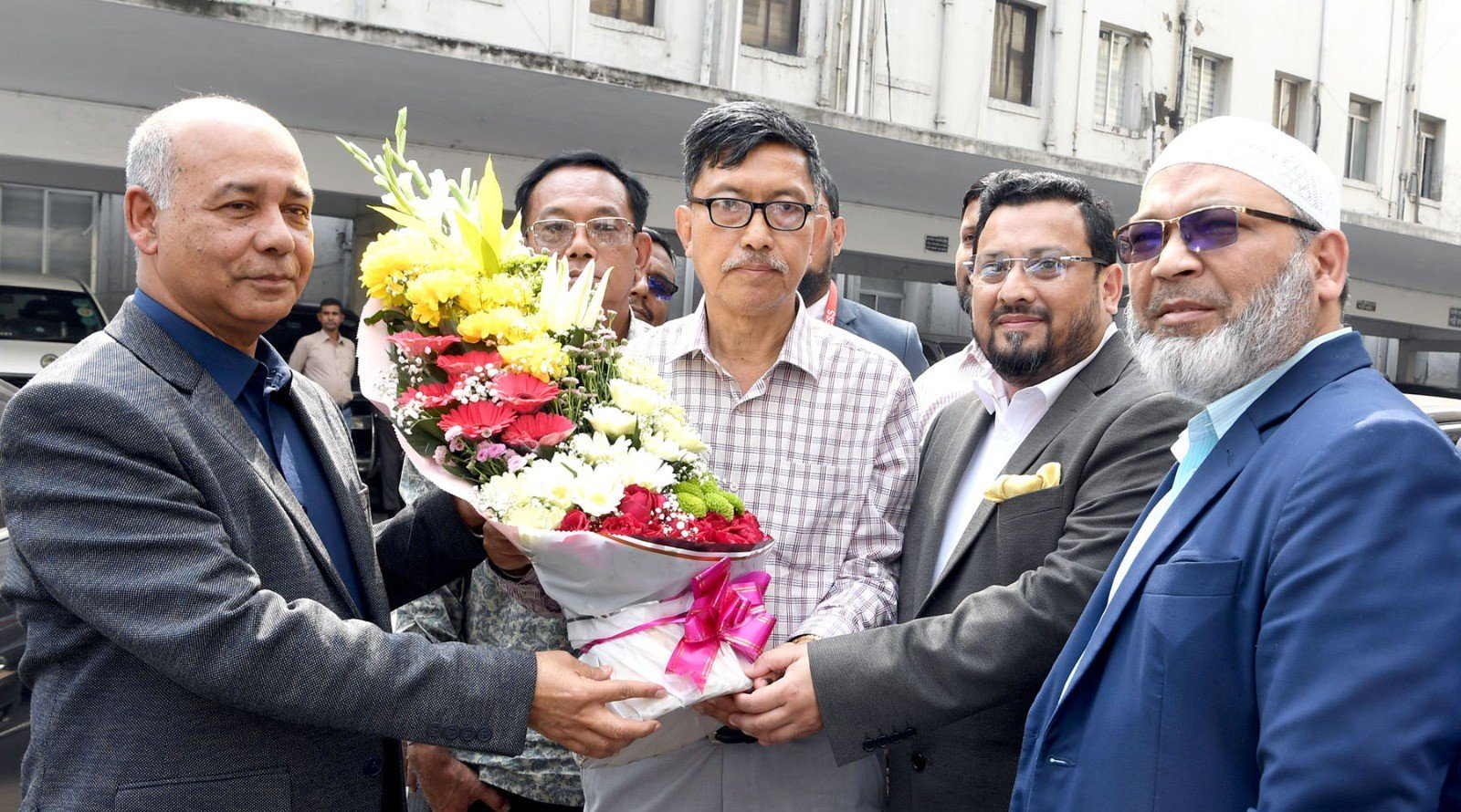 সচিবালয়ে দায়িত্বভার গ্রহণ করলেন নবনিযুক্ত পার্বত্য চট্টগ্রাম বিষয়ক মন্ত্রী দীপেন দেওয়ান