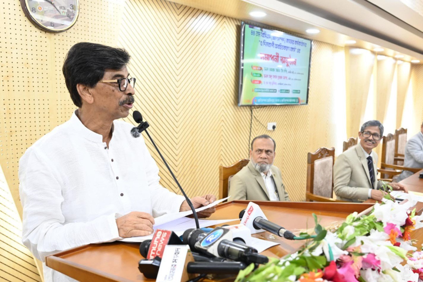 মাঠপর্যায়ের কর্মকর্তাদের কার্যকর ভূমিকা অর্থনৈতিক শক্তিতে রূপান্তরিত করবে: মৎস্য ও প্রাণিসম্পদ মন্ত্রী