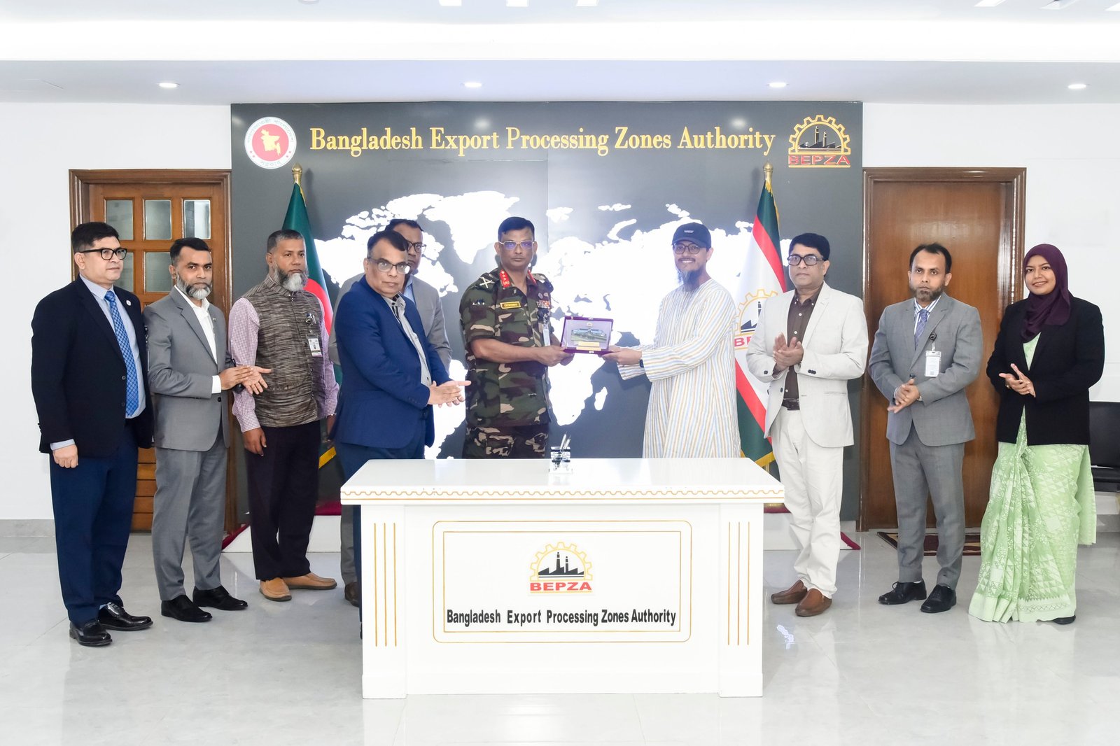 চীনা কোম্পানি ‘অক্টোবর ৪১২৮’ উচ্চমানের পোশাক কারখানা স্থাপন করবে চট্টগ্রামের বেপজা ইকোনমিক জোনে