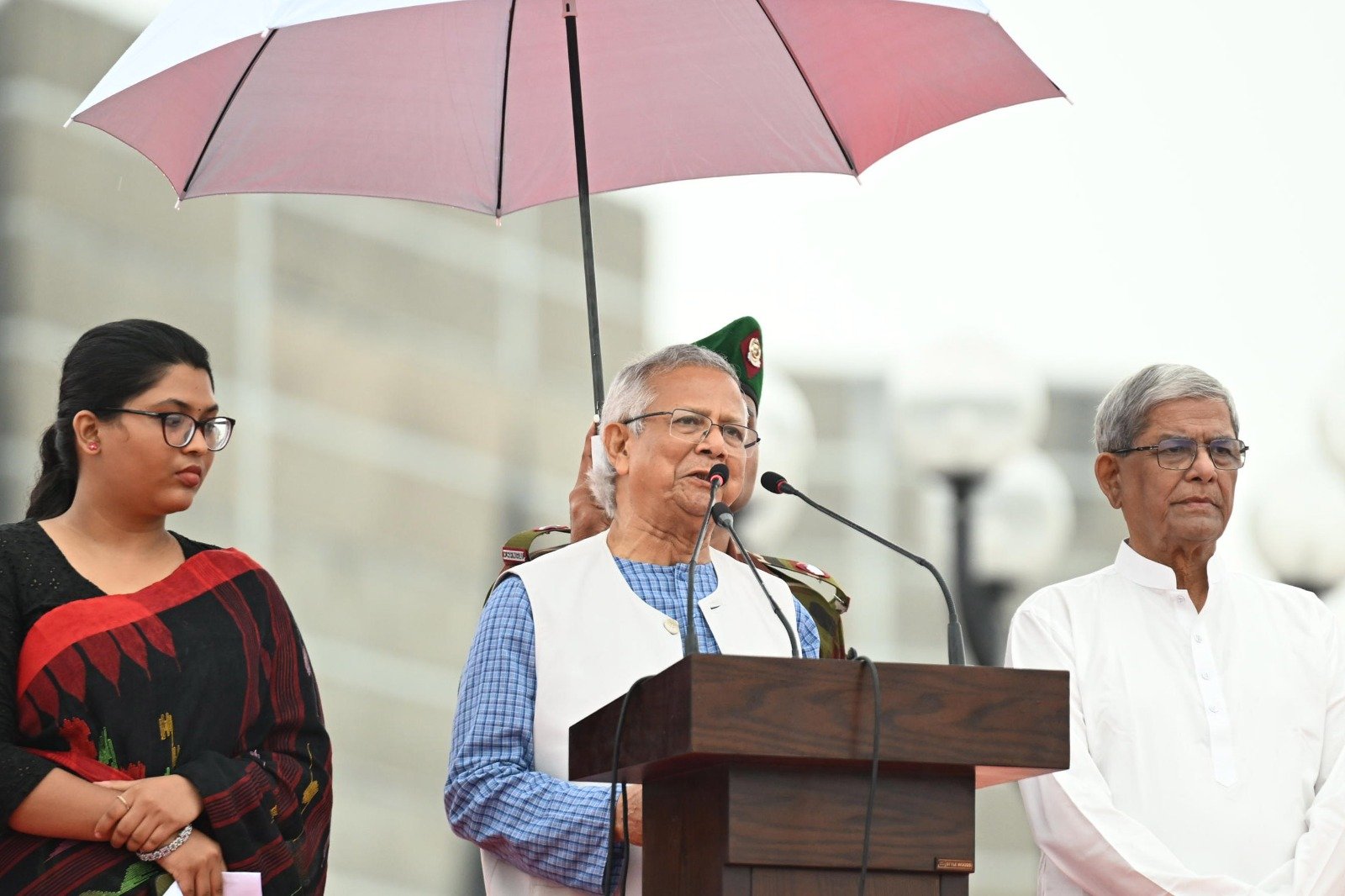 জুলাই গনঅভ্যুত্থানের সকল শহীদদের জাতীয় বীর হিসেবে ঘোষণা করলেন প্রধান উপদেষ্টা