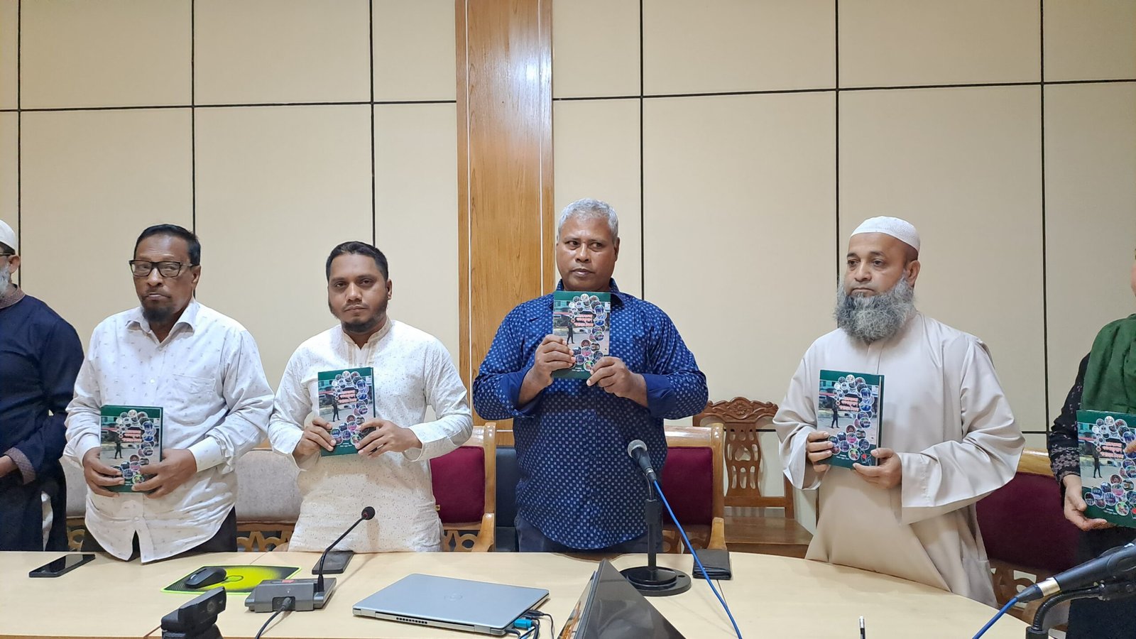 রাঙ্গামাটিতে "রক্তেভেজা গণঅভ্যুত্থান: পাহাড়ের বৈষম্য" বইয়ের মোড়ক উন্মোচন