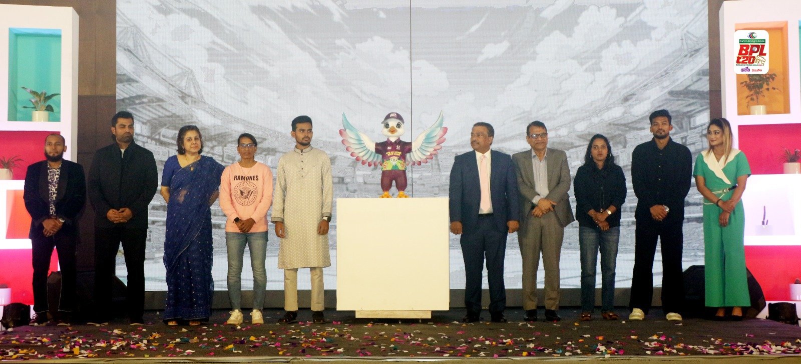 ডাচ-বাংলা ব্যাংক বিপিএল ২০২৫ মাসকট "ডানা ৩৬" উন্মোচন হয়েছে