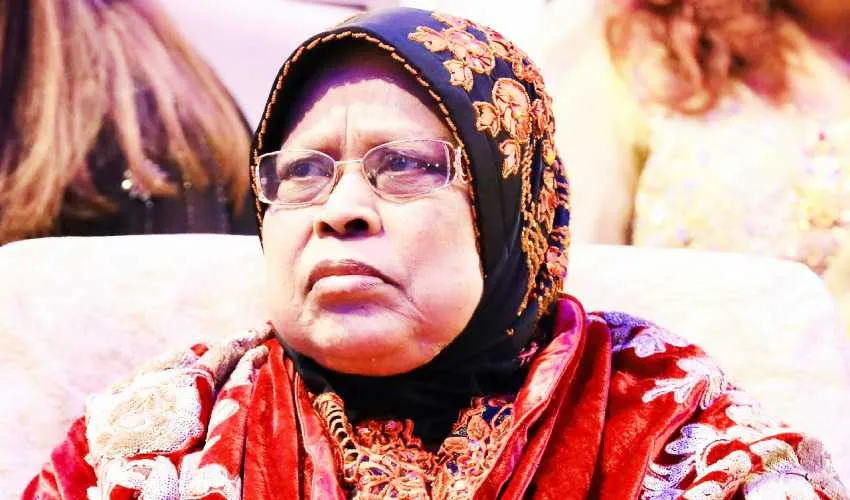 রূপায়ণ গ্রুপের চেয়ারম্যানের মা ফরিদা বেগম আর নেই, বনানীতে দাফন