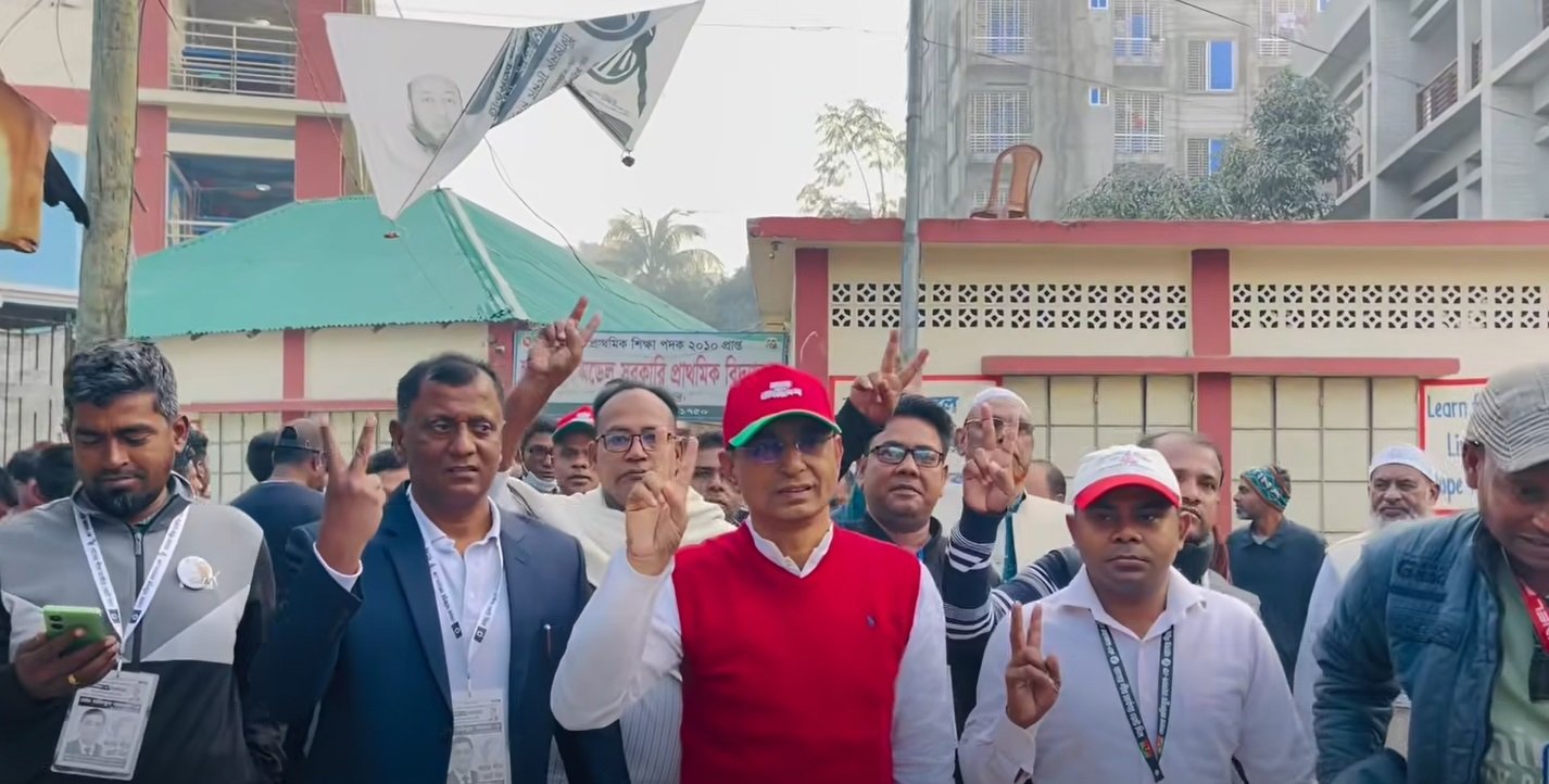 নিজ কেন্দ্রে ভোট দিলেন গাজীপুর-১ আসনের বিএনপি মনোনীত প্রার্থী মজিবুর রহমান
