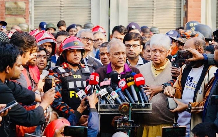 সচিবালয়ে অগ্নিকাণ্ডে উচ্চ ক্ষমতাসম্পন্ন তদন্ত কমিটি গঠন করা হচ্ছে: স্বরাষ্ট্র উপদেষ্টা