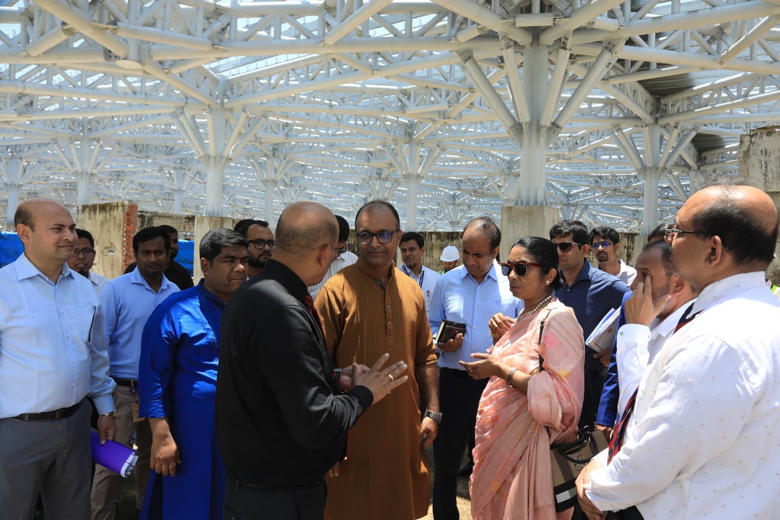 কক্সবাজার বিমানবন্দরে উন্নয়ন প্রকল্প পরিদর্শনে বেসামরিক বিমান পরিবহণ ও পর্যটন মন্ত্রণালয়ের সচিব