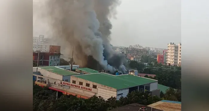 কালিয়াকৈরে ইবনে সিনা ফার্মাসিউটিক্যালসে আগুন, নিয়ন্ত্রণে ফায়ার সার্ভিসের ৬ ইউনিট