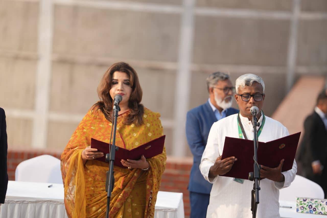 পররাষ্ট্র মন্ত্রণালয়ের প্রতিমন্ত্রী হিসেবে শপথ নিলেন শামা ওবায়েদ ইসলাম