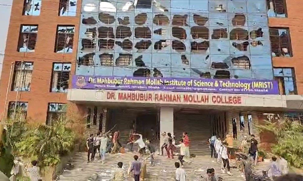 মোল্লা কলেজেও হামলা-ভাঙচুর, সংঘর্ষে ৩ কলেজের শিক্ষার্থীরা