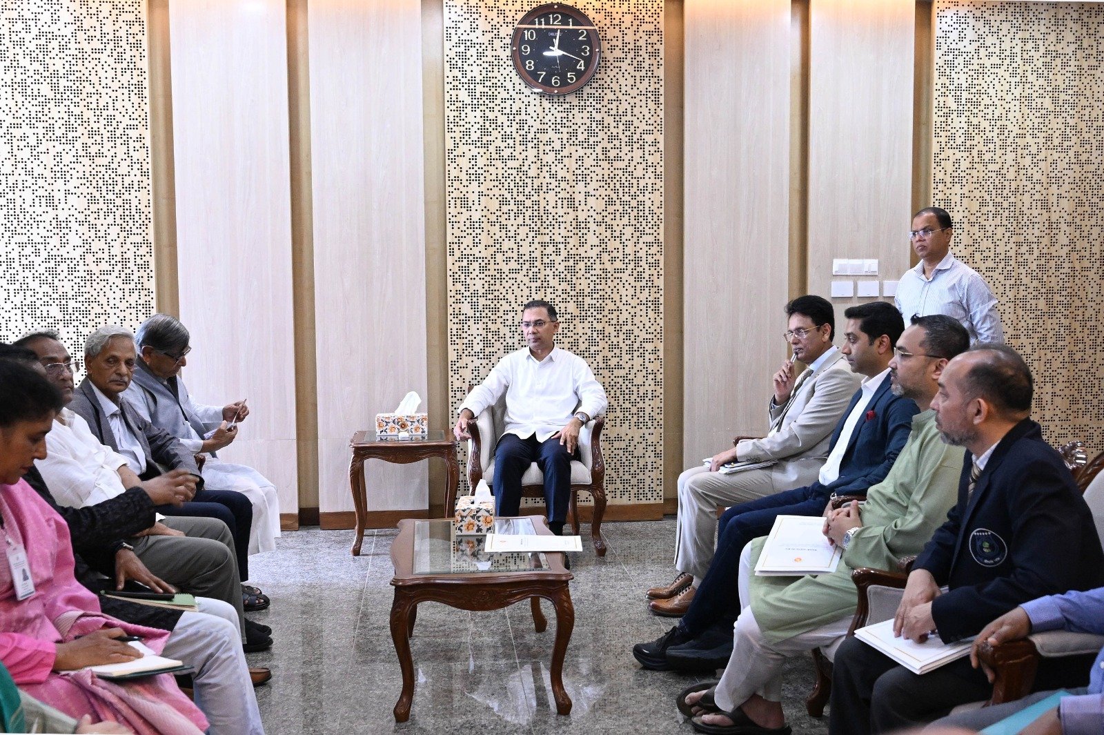 শিক্ষার্থীদের মধ্যে পাঠাভ্যাস বাড়াতে একসঙ্গে কাজ করবে সরকার ও বিশ্বসাহিত্য কেন্দ্র