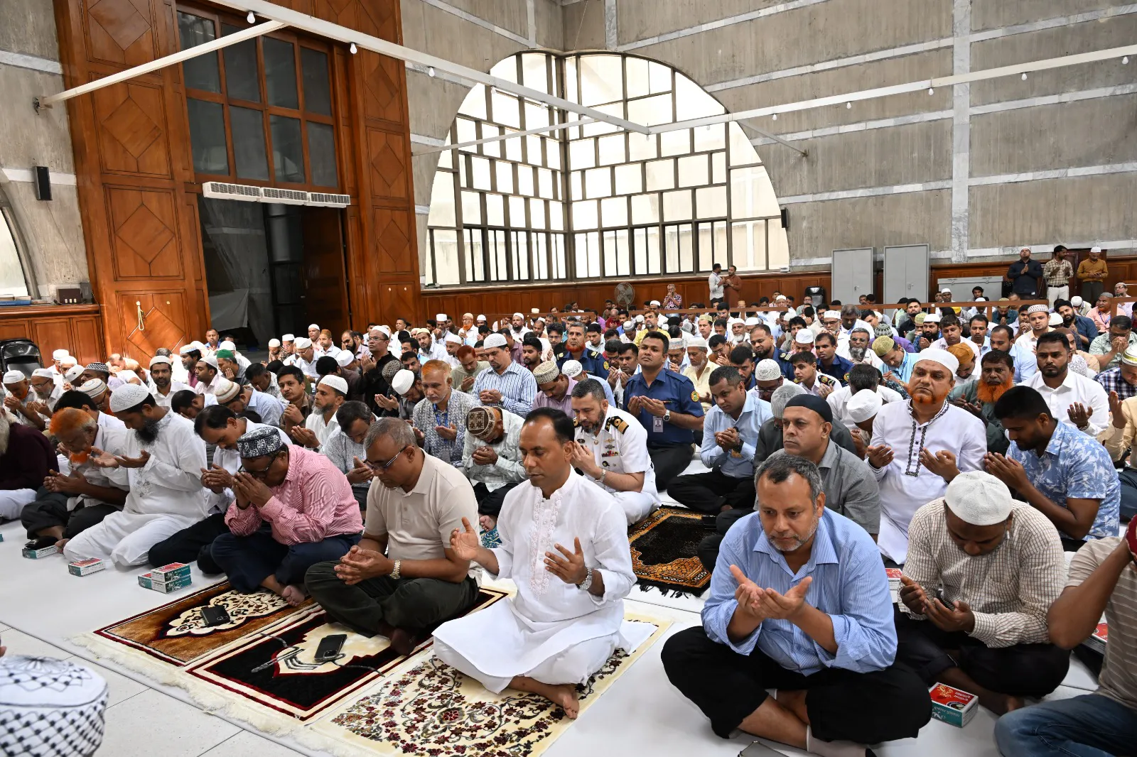 প্রয়াত সাবেক অস্থায়ী রাষ্ট্রপতি ও স্পীকার ব্যারিস্টার জমির উদ্দিন সরকারের রুহের মাগফেরাত কামনায় দোয়া ও মিলাদ মাহফিলে ভারপ্রাপ্ত স্পীকারের অংশগ্রহণ