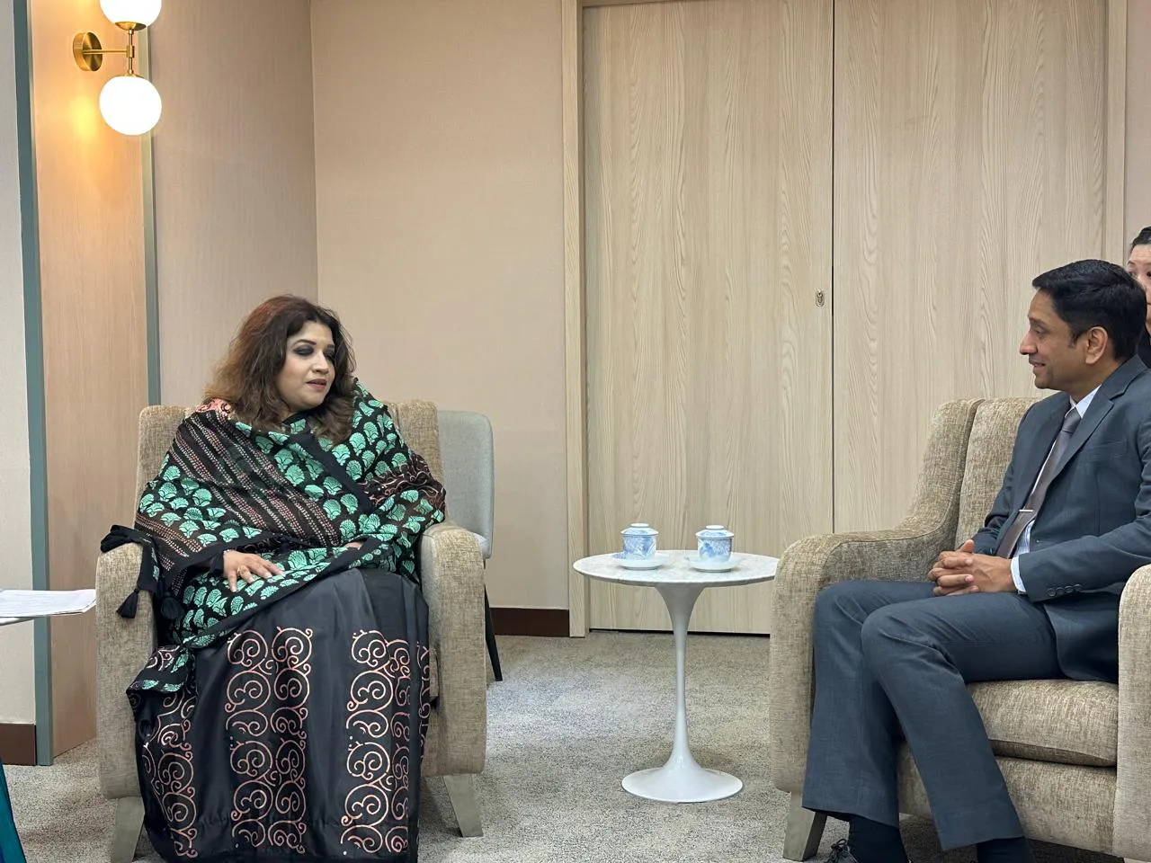 বাংলাদেশ–সিঙ্গাপুরের মধ্যে দক্ষ জনশক্তি, প্রশিক্ষণ ও যুব উন্নয়নে সহযোগিতা নিয়ে আলোচনা