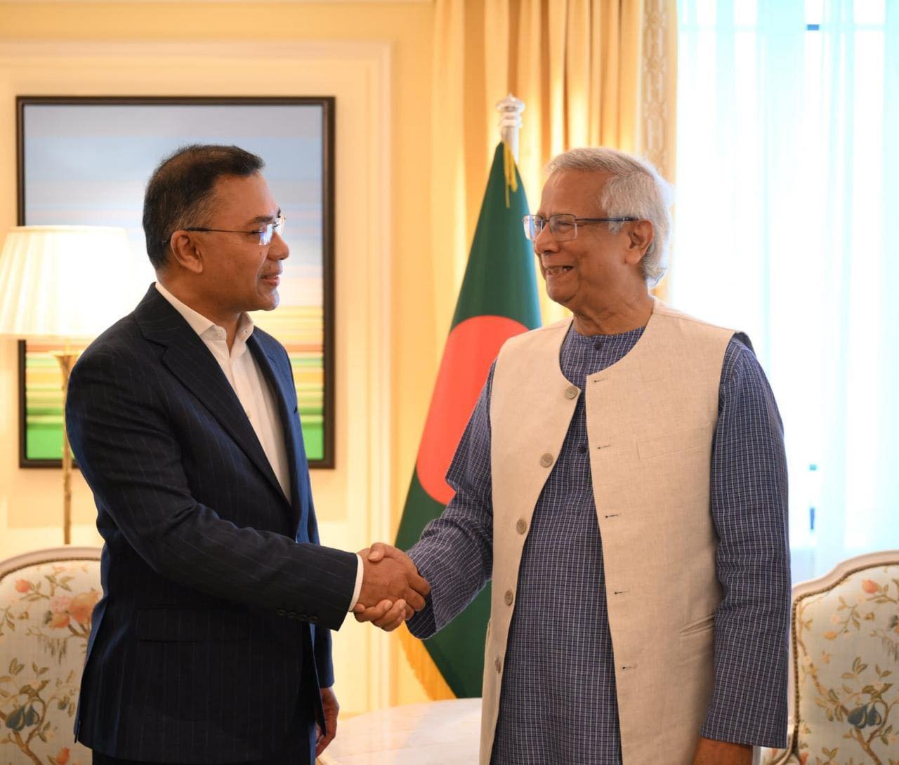 তারেক রহমান পক্ষ থেকে প্রধান উপদেষ্টাকে ৮৫তম জন্মদিনে ফুলেল শুভেচ্ছা