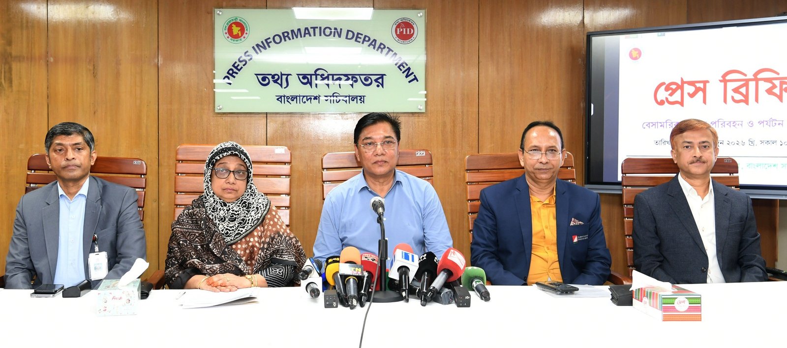 হজযাত্রীদের লাগেজ কাটার অভিযোগ অসত্য, সিসিটিভিতে মিসহ্যান্ডলিংয়ের প্রমাণ মেলেনি: বেসামরিক বিমান পরিবহন ও পর্যটন প্রতিমন্ত্রী