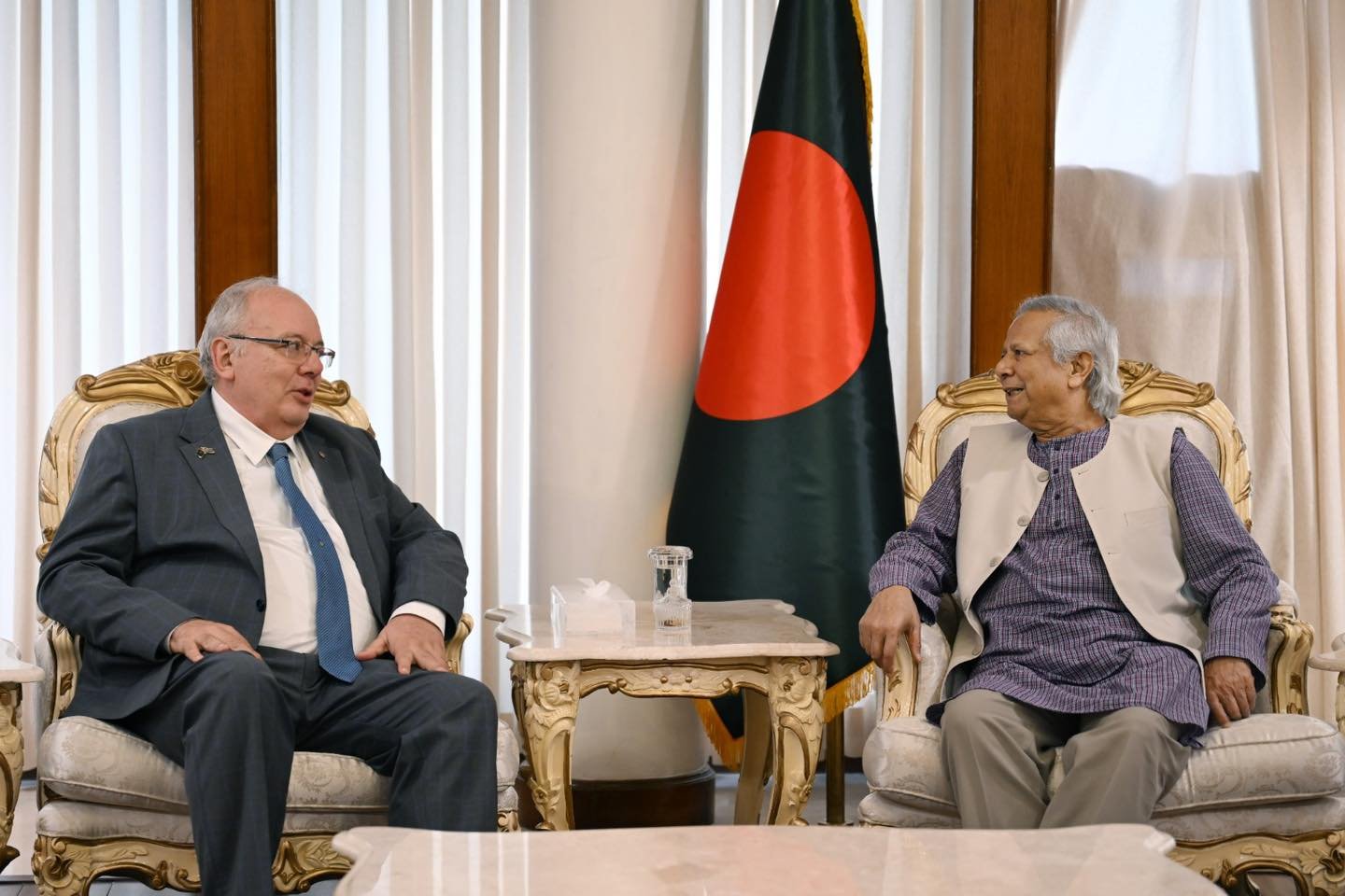 খেলাধুলার মাধ্যমে জনগণের সাথে সেতুবন্ধন তৈরি করতে উরুগুয়ের প্রতি আহ্বান জানিয়েছেন প্রধান উপদেষ্টা