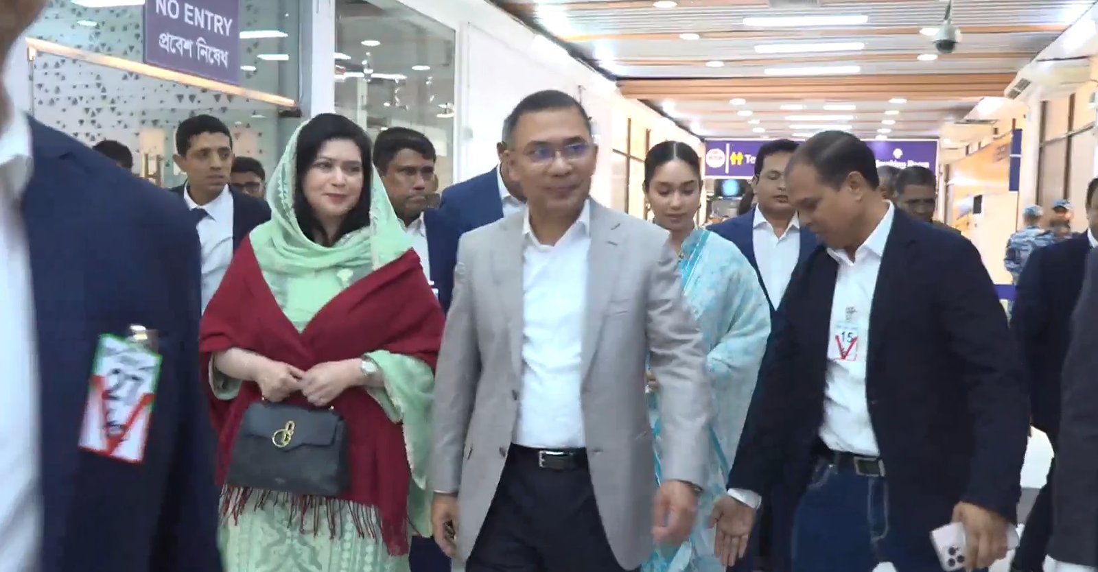 ১৭ বছর পর ঐতিহাসিক স্বদেশ প্রত্যাবর্তন করলেন তারেক রহমান