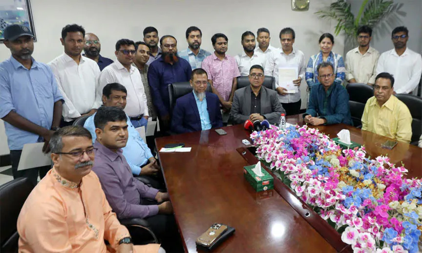 ইস্ট ওয়েস্ট মিডিয়ার ১৭ সাংবাদিককে বসুন্ধরা গ্রুপের বিশেষ সম্মাননা
