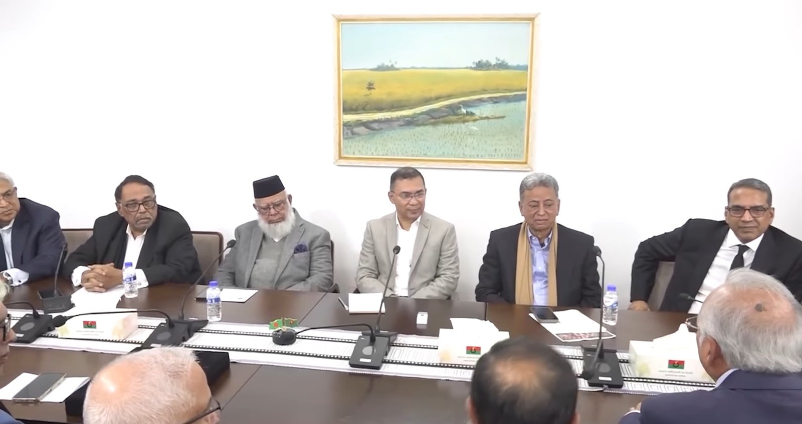 তারেক রহমান এর সাথে সাক্ষাৎ করলেন দেশের শীর্ষ ব্যবসায়ীরা