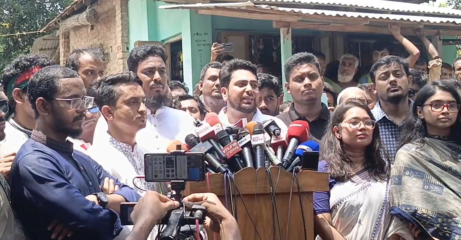 শহীদ আবু সাঈদের কবর জিয়ারতের মধ্য দিয়ে ‘জুলাই পদযাত্রা’ শুরু করলো এনসিপি