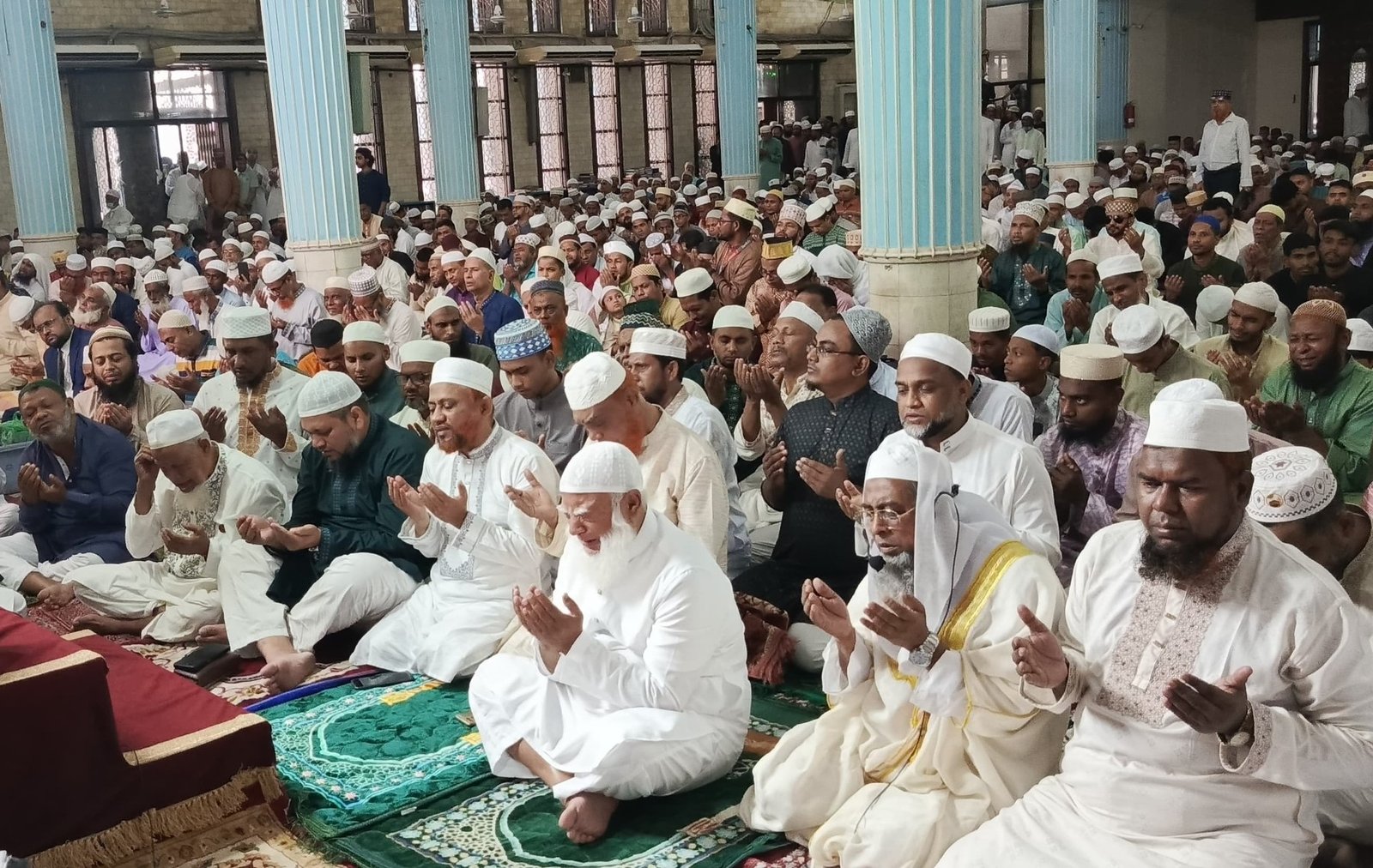 জাতীয় মসজিদ বায়তুল মোকাররমে জামায়াতের আমীর ঈদের সালাত আদায়