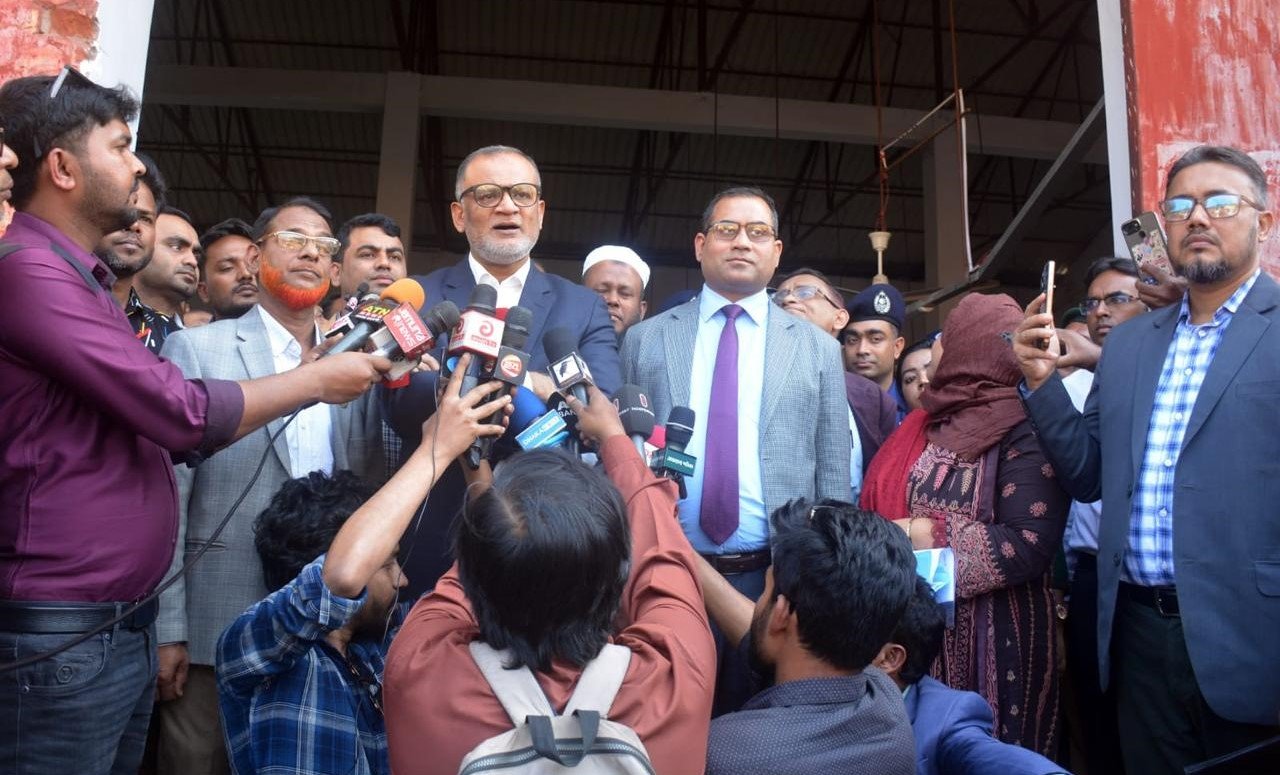 বন্ধ থাকা পাটকল ব্যক্তিখাতে লিজের মাধ্যমে চালু করার উদ্যোগ নেওয়া হয়েছে: বাণিজ্য এবং বস্ত্র ও পাট উপদেষ্টা