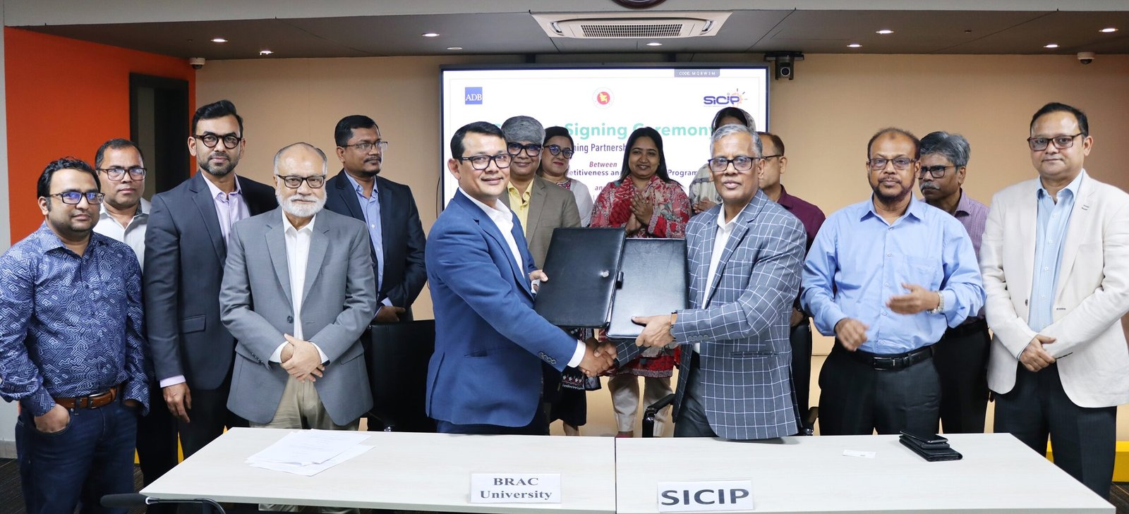 ব্র্যাক ইউনিভার্সিটি ও অর্থ মন্ত্রণালয়ের মধ্যে উন্নত প্রশিক্ষণ কার্যক্রম বাস্তবায়নে চুক্তি স্বাক্ষর