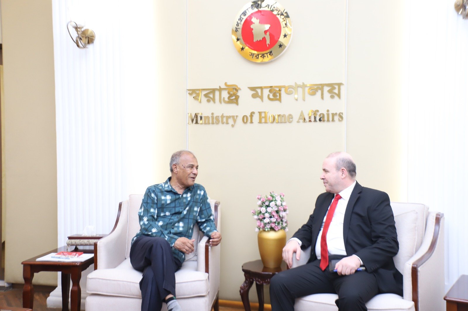 আলজেরিয়ার সঙ্গে দ্রুত পারস্পরিক ভিসা অব্যাহতি চুক্তি করা হবে- স্বরাষ্ট্র উপদেষ্টা