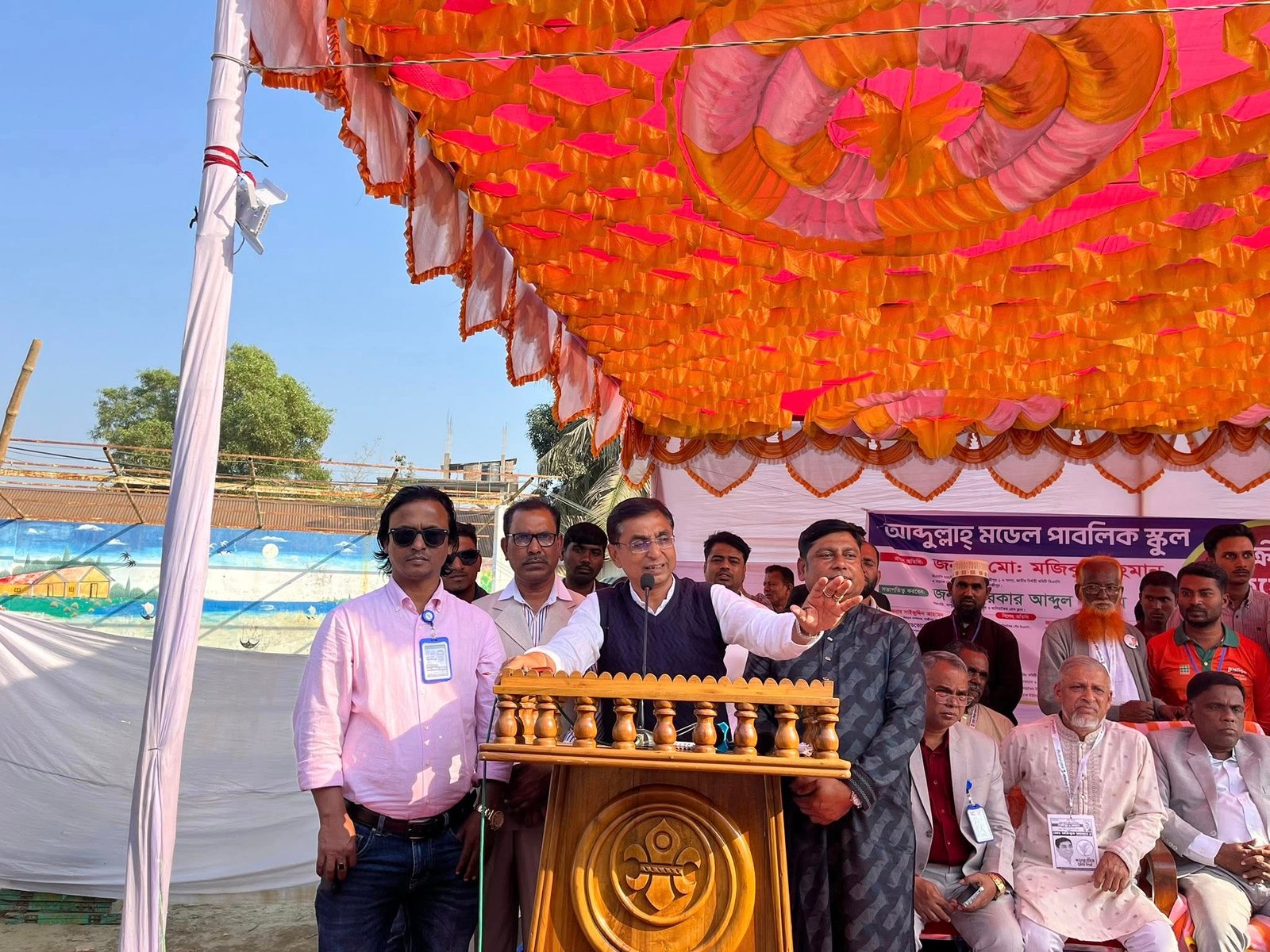 আব্দুল্লাহ মডেল পাবলিক স্কুলের অনুষ্ঠানে ধানের শীষে ভোট চাইলেন গাজীপুর-০১ আসনের বিএনপি প্রার্থী মোঃ মজিবুর রহমান