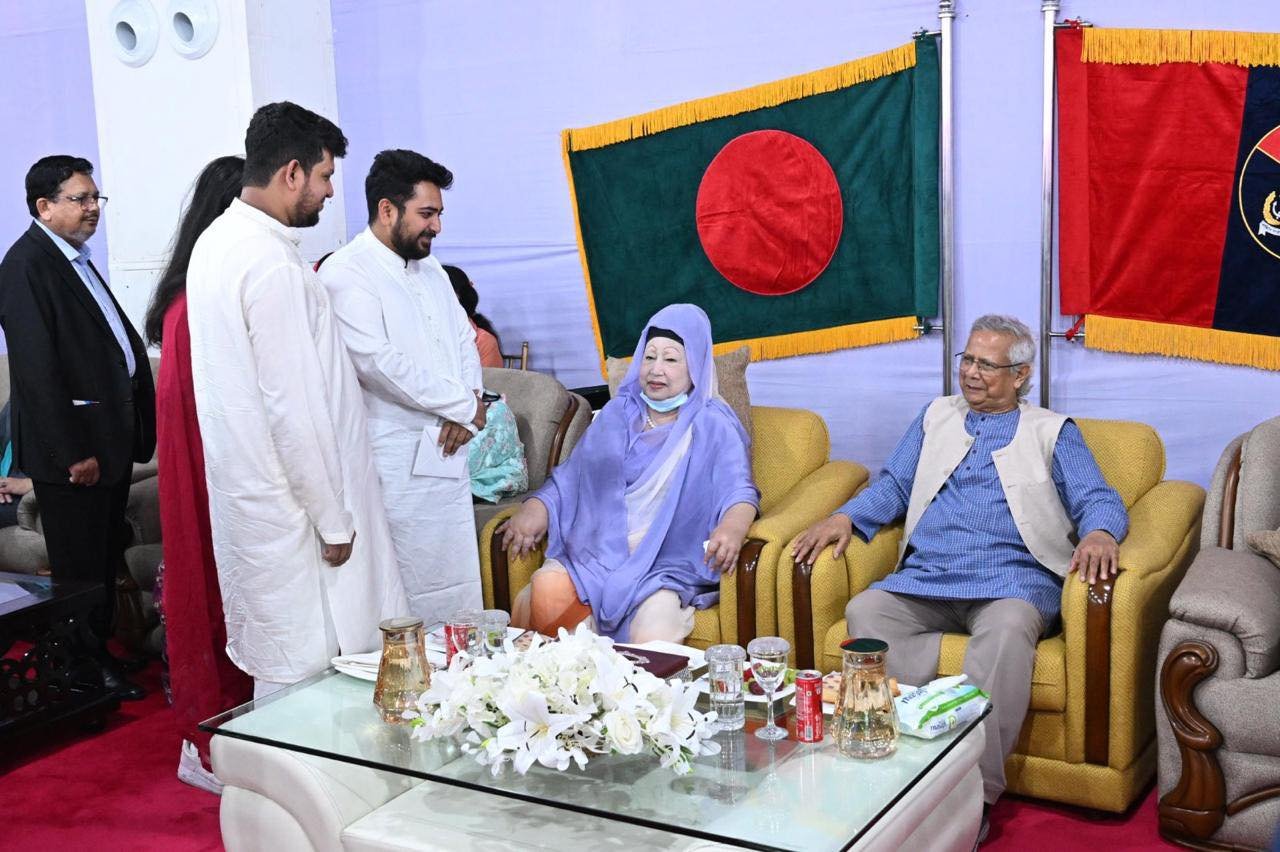 সশস্ত্র বাহিনী দিবসের অনুষ্ঠানে প্রধান উপদেষ্টা ও বেগম খালেদা জিয়ার সঙ্গে সৌজন্য সাক্ষাৎ করেছেন এনসিপি আহ্বায়ক নাহিদ ইসলাম
