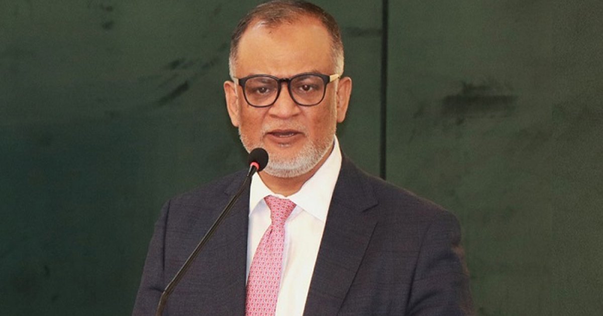 মার্কিন শুল্ক কমানোয় বৈশ্বিক প্রতিযোগিতায় বাংলাদেশের সক্ষমতা বাড়বে: বাণিজ্য উপদেষ্টা