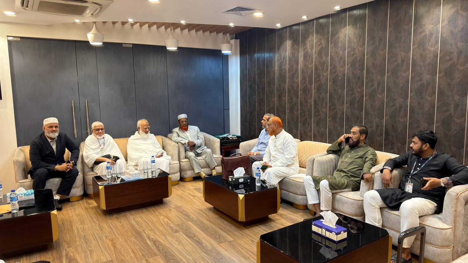 পবিত্র হজ্জ পালনের উদ্দেশ্যে ঢাকা ত্যাগ করলেন বিরোধীদলীয় নেতা ডা. শফিকুর রহমান