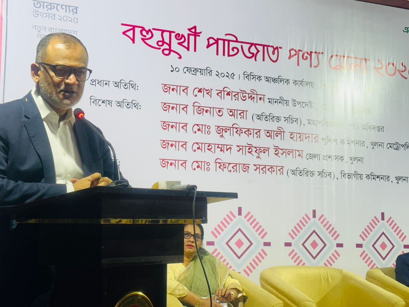 পাটের সম্ভাবনা কাজে লাগাতে বহুমুখীকরণের উদ্যোগ নেওয়া হয়েছে : বস্ত্র ও পাট উপদেষ্টা