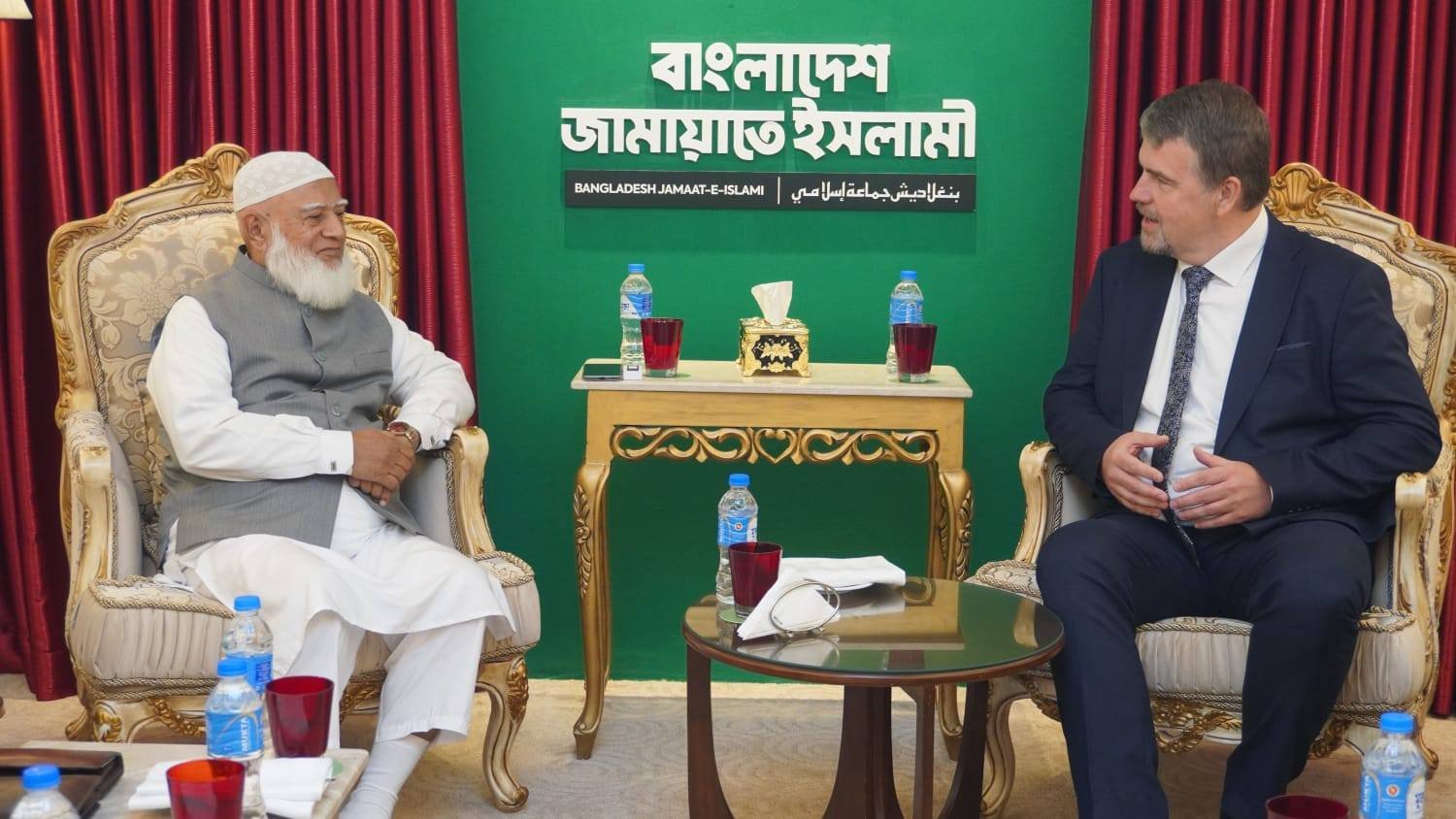 জামায়াতের আমীরের সঙ্গে সৌজন্য সাক্ষাৎ করলেন ইউরোপীয় ইউনিয়নের (ইইউ) নির্বাচন পর্যবেক্ষণ মিশনের প্রধান পর্যবেক্ষক ও ইউরোপীয় পার্লামেন্টের সদস্য ইভারস আইজাবস