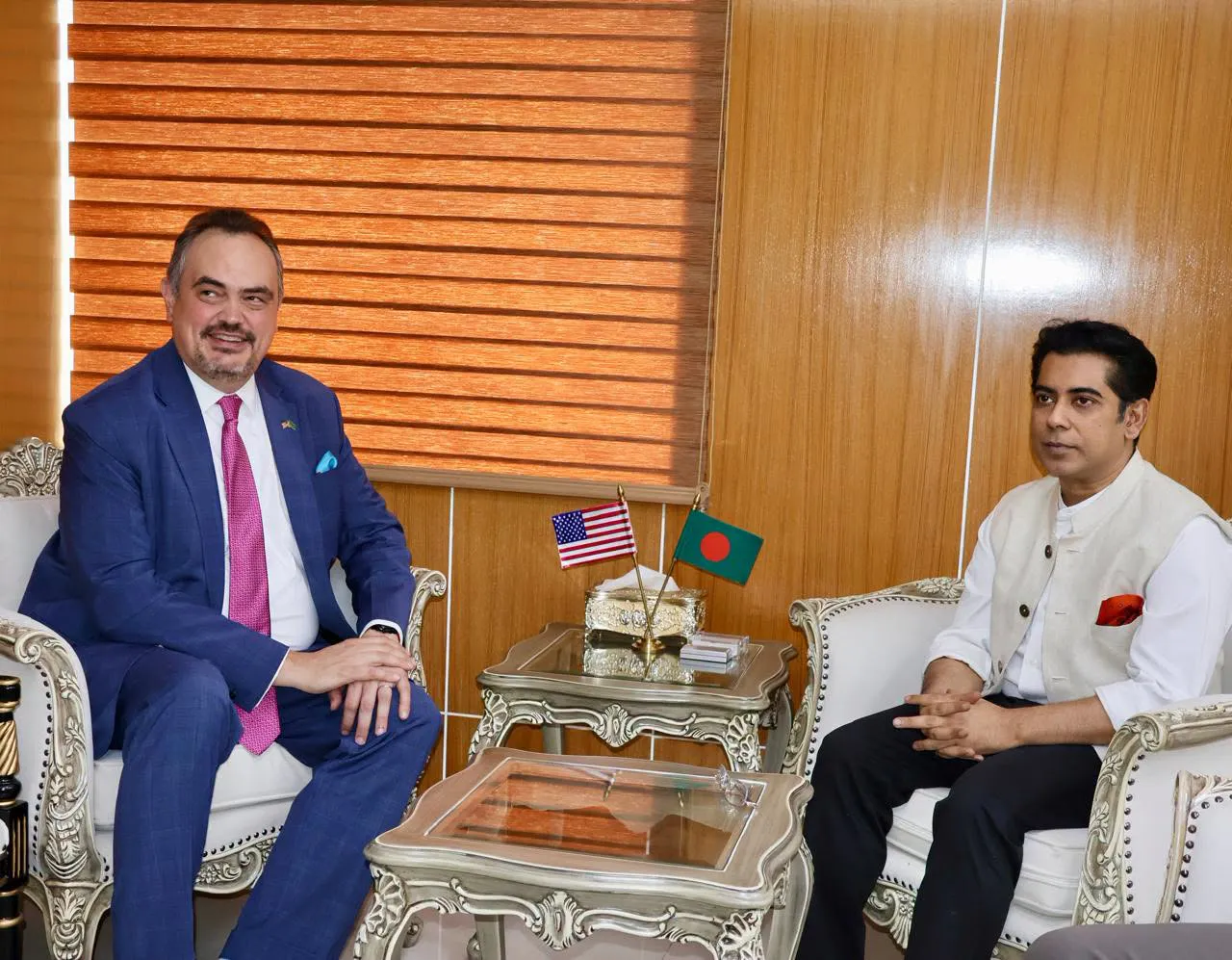 তথ্যমন্ত্রী আন্দালিভ রহমানের বৈঠক করলেন মার্কিন রাষ্ট্রদূত