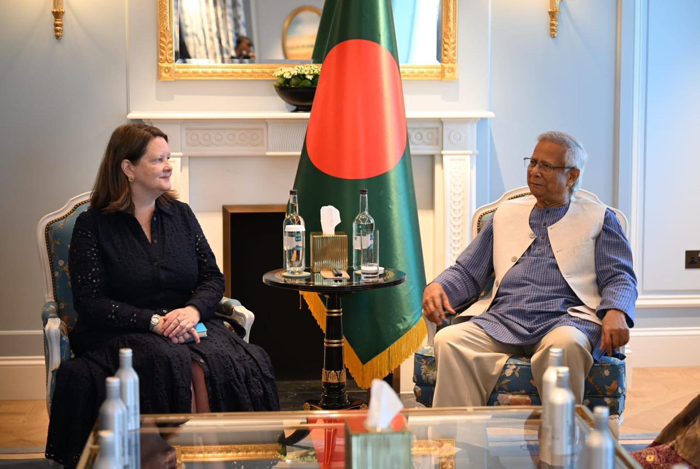 বাংলাদেশ নৌবাহিনীর জন্য এইচএমএস এন্টারপ্রাইজ: প্রধান উপদেষ্টার সঙ্গে ব্রিটিশ প্রতিনিধি দলের বৈঠক