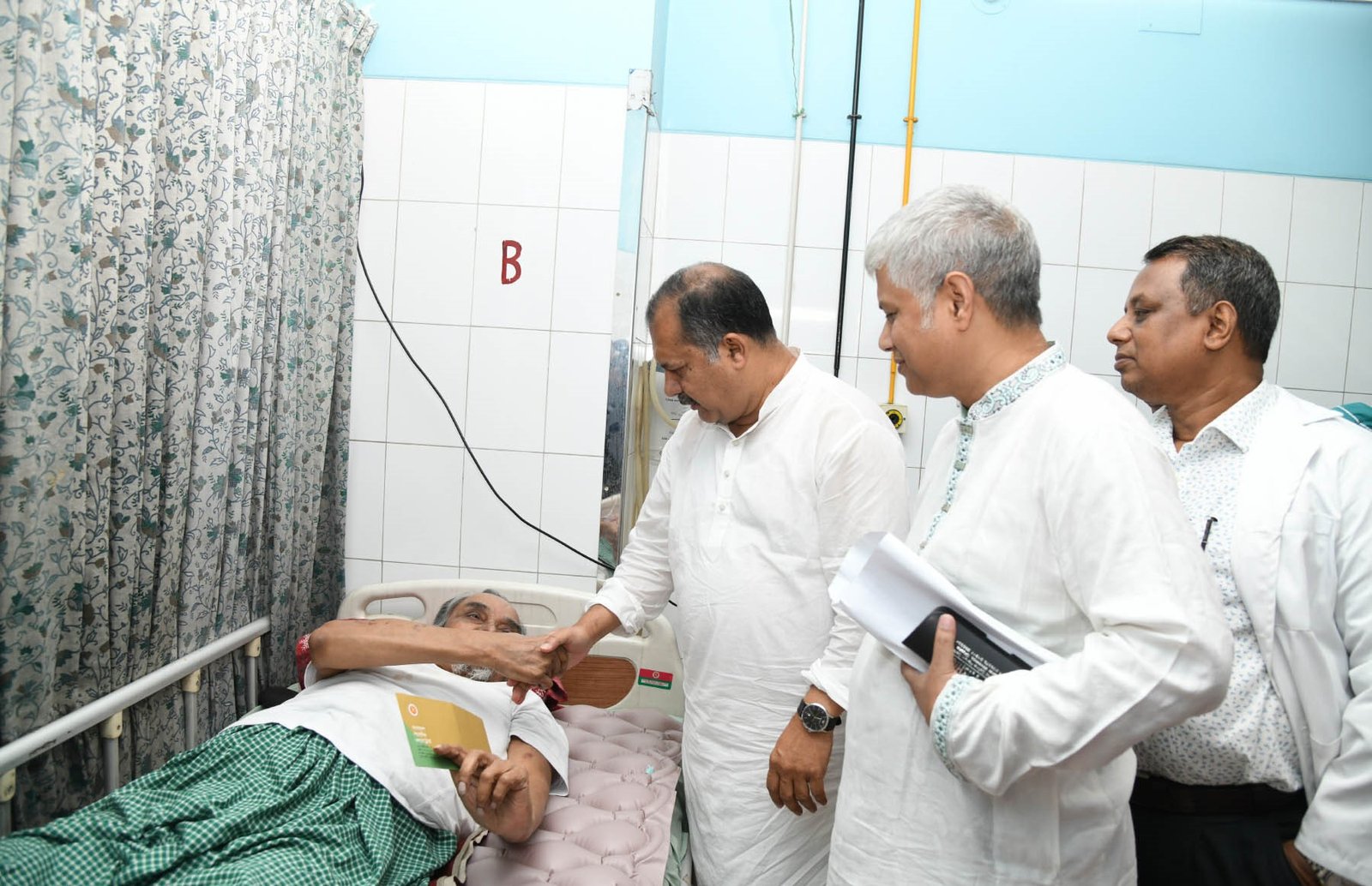 প্রবীণ সাংবাদিকদের অবসর ভাতা বাস্তবায়নে কাজ করছে সরকার: তথ্য ও সম্প্রচার মন্ত্রী