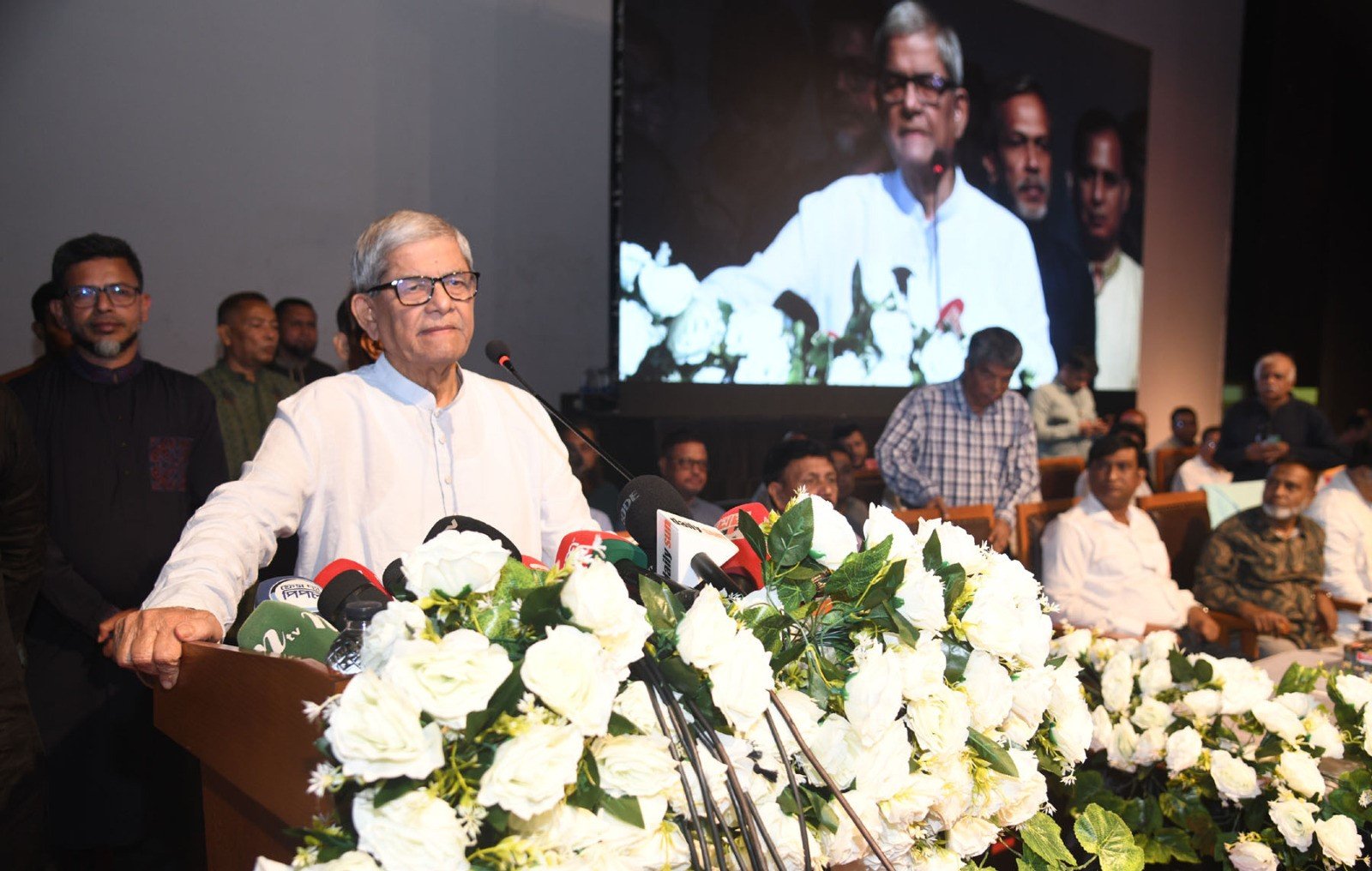 শহীদ প্রেসিডেন্ট জিয়াউর রহমান-এর কর্ম নিয়ে গবেষণা বাড়াতে হবে: এলজিআরডি মন্ত্রী মির্জা ফখরুল ইসলাম আলমগীর