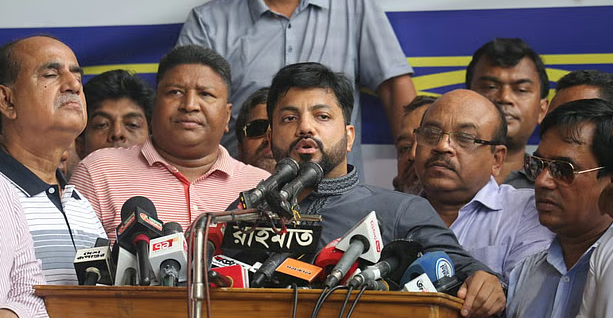 মেয়র পদে বসানোর বিষয় সুরাহা করার দাবিতে ইশরাকের বিরতিহীন অবস্থান কর্মসূচি শুরু