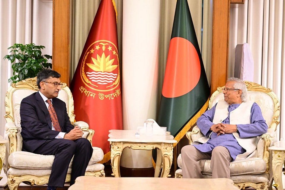 কানাডার ইন্দো-প্যাসিফিক বাণিজ্য প্রতিনিধির সাথে সাক্ষাতের সময় বিনিয়োগ সম্পর্ক শক্তিশালী করার আহ্বান জানিয়েছেন প্রধান উপদেষ্টা