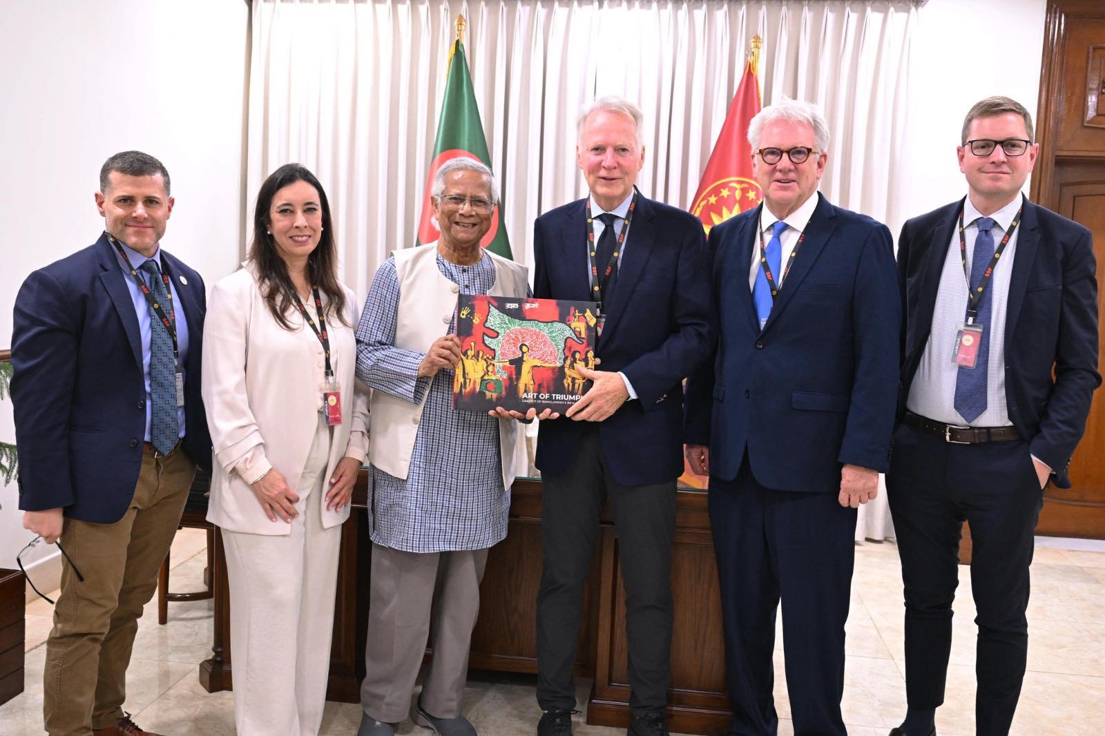 প্রধান উপদেষ্টার সঙ্গে সৌজন্য সাক্ষাৎ করেছেন আইআরআই-এর নির্বাচন পর্যবেক্ষক দল