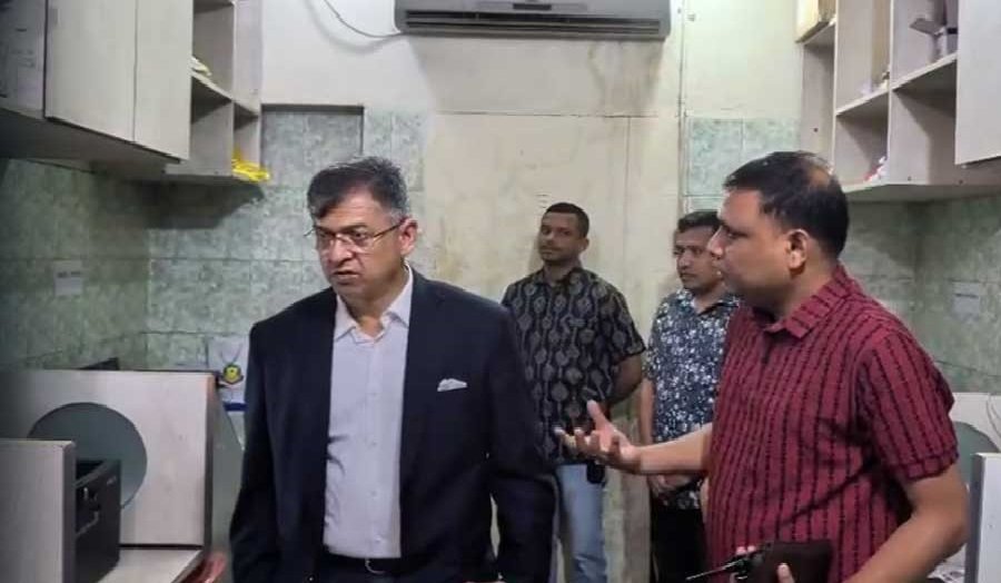 থানাগুলোকে দালালমুক্ত করার নির্দেশ স্বরাষ্ট্রমন্ত্রীর