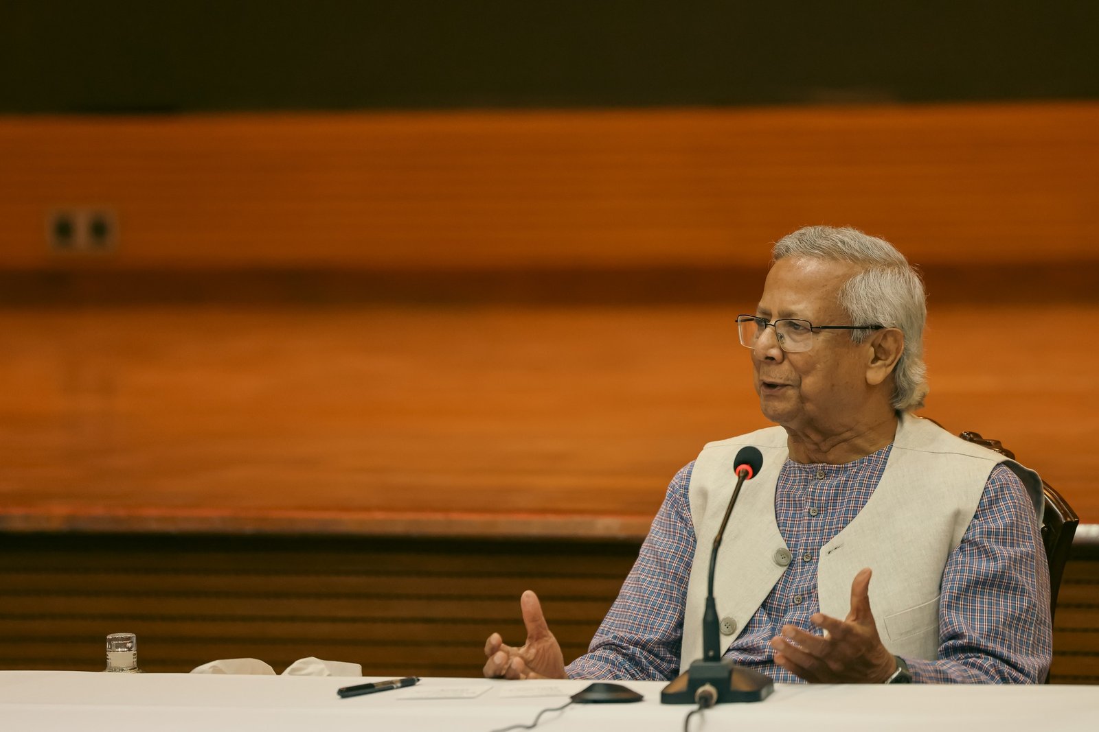 আগামী ফেব্রুয়ারির জাতীয় নির্বাচন হবে জাতির নবজন্মের মহোৎসব: প্রধান উপদেষ্টা